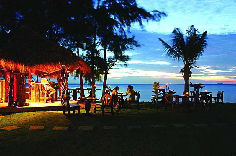 Lanta Casuarina Beach Resort Koh Lanta Bagian luar foto